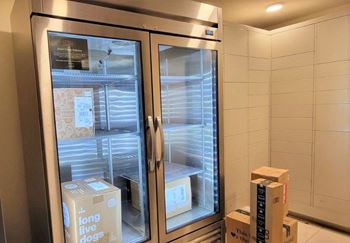 Lux Apartments Bellevue WA cold package storage for meal kits, groceries, and other refrigerated deliveries